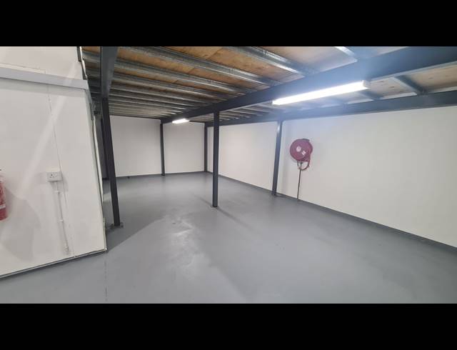 164M² WAREHOUSE TO LET IN RIVERHORSE VALLEY